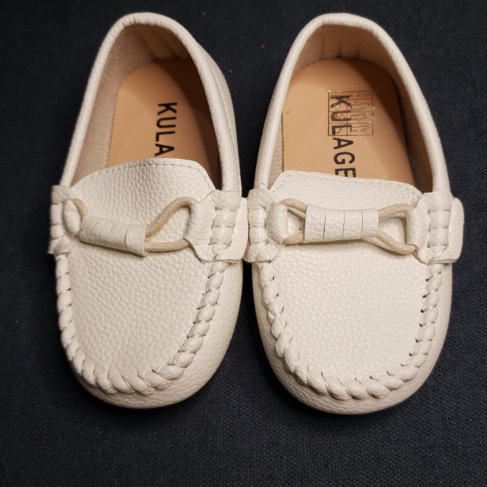 Cream Kulage Loafers Size 7